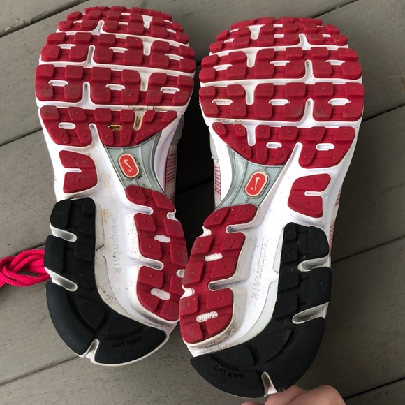 Nike sneakers only worn twice - Picture 6 of 6